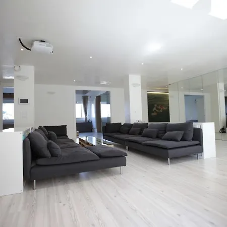 Lp 200 Apartment Trieste
